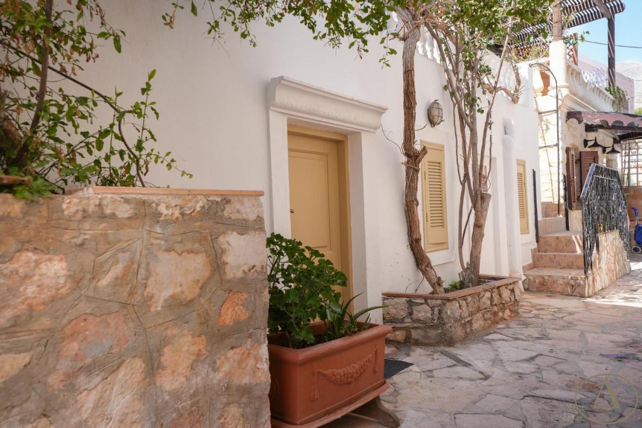 Vila Mansion House Chalki Town Exteriér fotografie